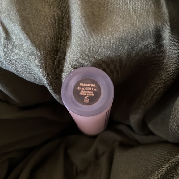 Jouer full coverage concealer - Picture 2 of 3